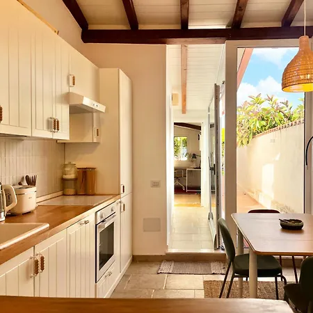 Sardinian House With Spacious Garden And Veranda Nyaraló *