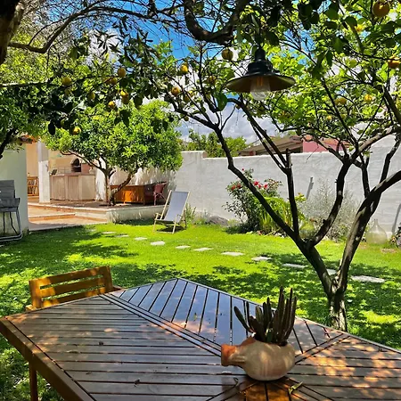 Sardinian House With Spacious Garden And Veranda Solanas (Oristano)